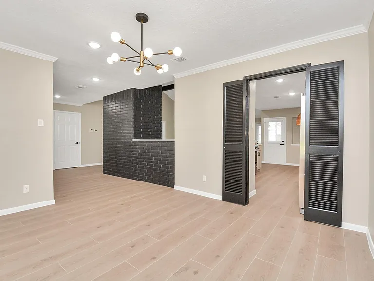 10550 Emnora Ln — Photo 10
