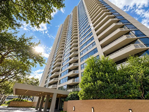 15 Greenway Plz, Houston, TX