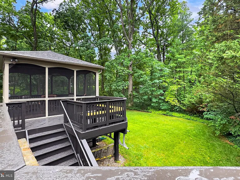 7614 Woodridge Cir — Photo 44