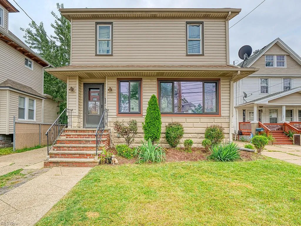 2110 Broadview Rd photo 1