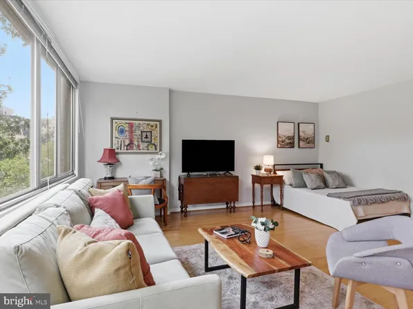 2201 L St NW APT 409, Washington, DC 20037