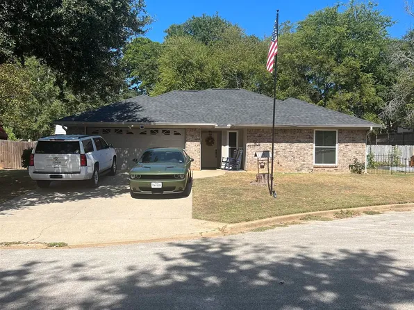 404 W Briar Ct, Overton, TX 75684