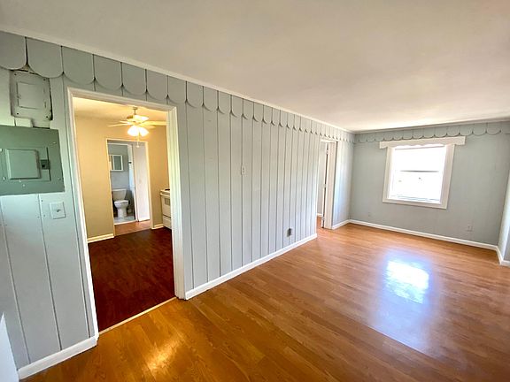 3rd image of 714 4th Ave N APT 3