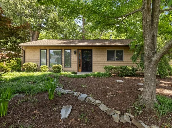 224 Iroquois Rd, Virginia Beach, VA 23462