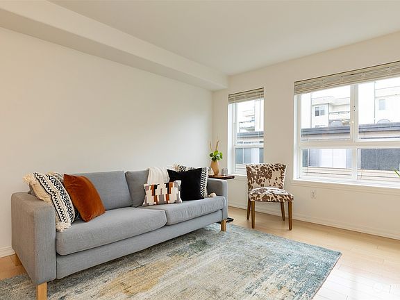 4th image of 2805 NE 125th #207