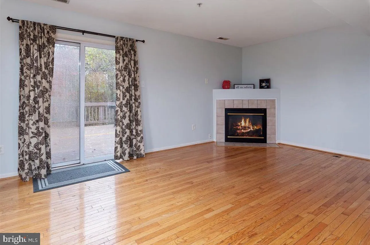 8110 Casey Ct — Photo 2