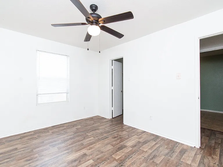 9007 Sandyford Ct — Photo 15