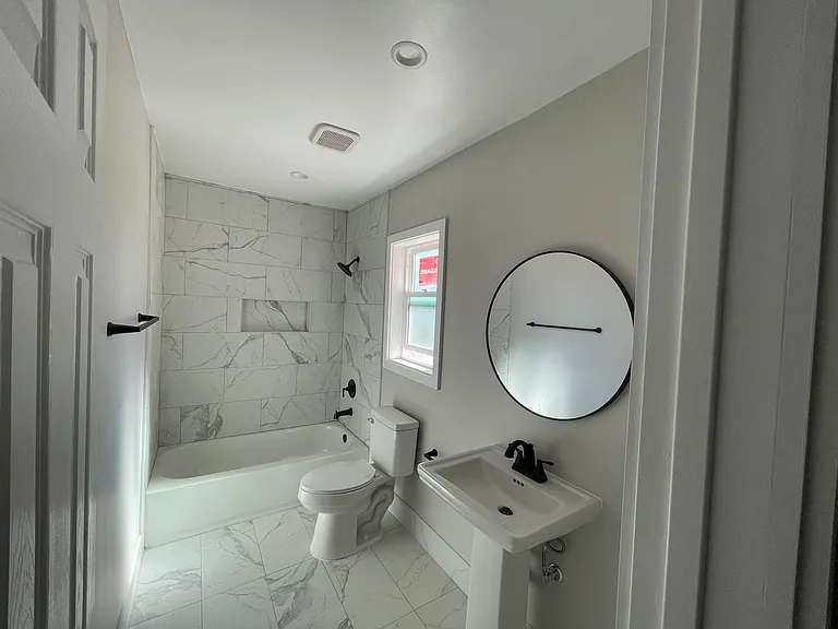 9949 Pinewood Ave — Photo 10