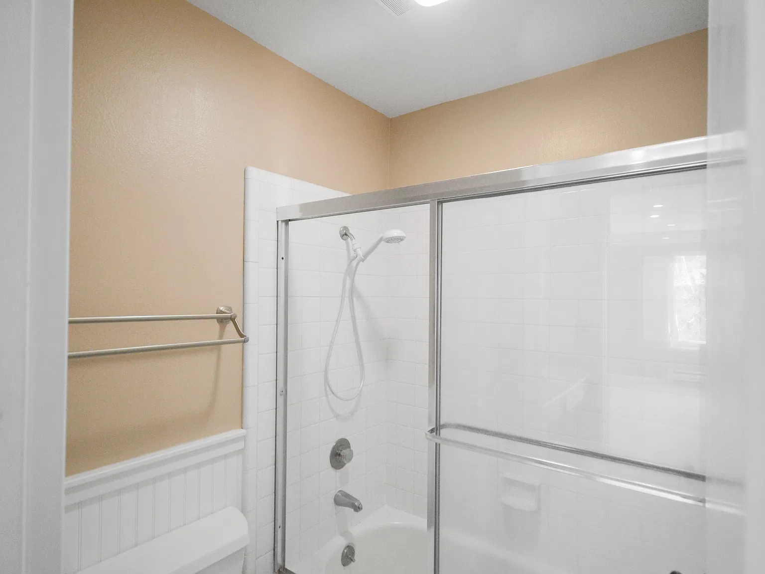 1 bed, 680 sqft, $2,400 — Photo 3
