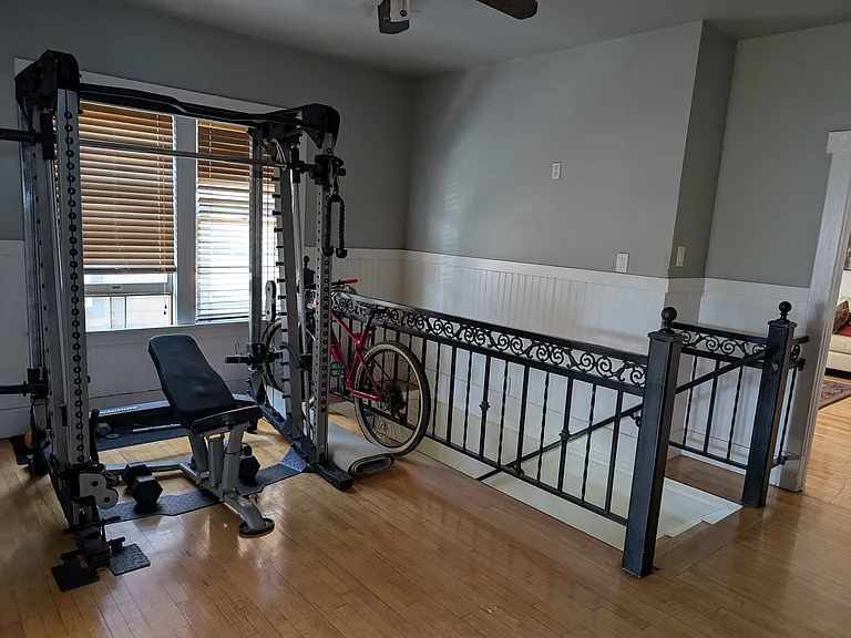 457 Willis Ave — Photo 10