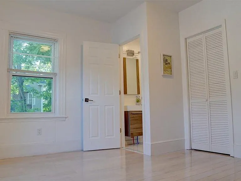 367 Linwood Ave — Photo 9