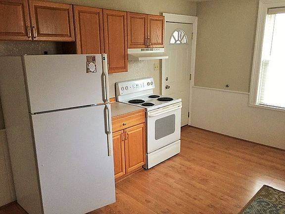 4th image of 3621 S Euclid Ave