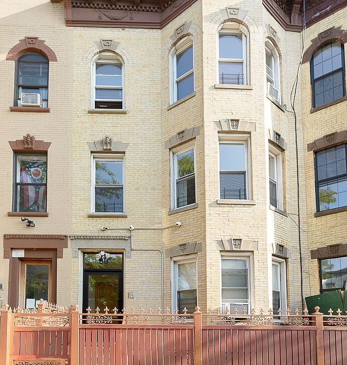 1st image of 58 Somers St APT 2