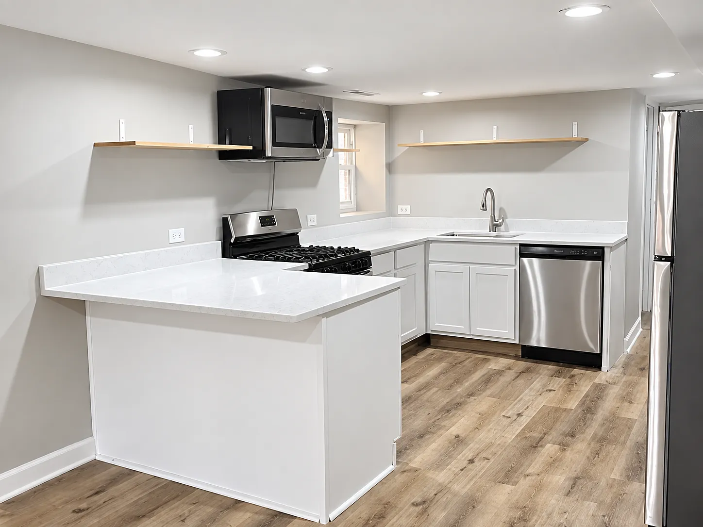 2 bed, $1,700 — Photo 2