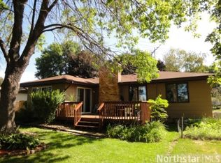 1042 Pierce St S, Shakopee, MN 55379