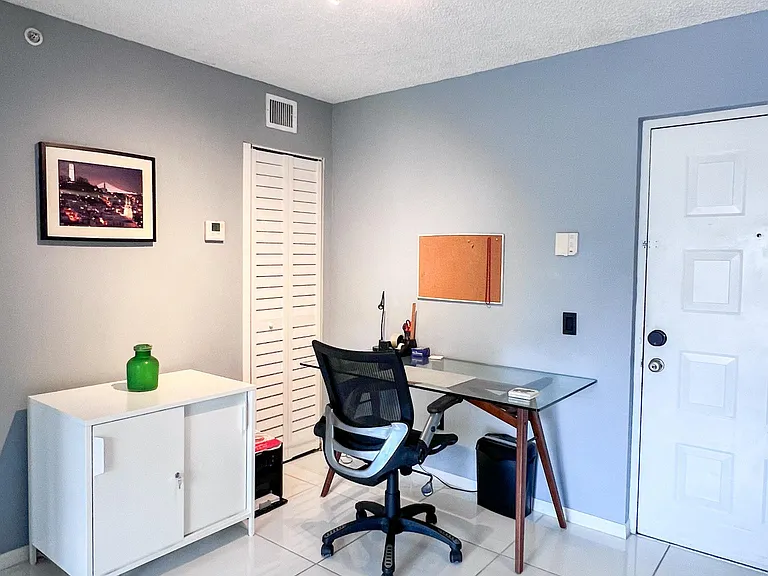 460 S Park Rd #206 — Photo 33