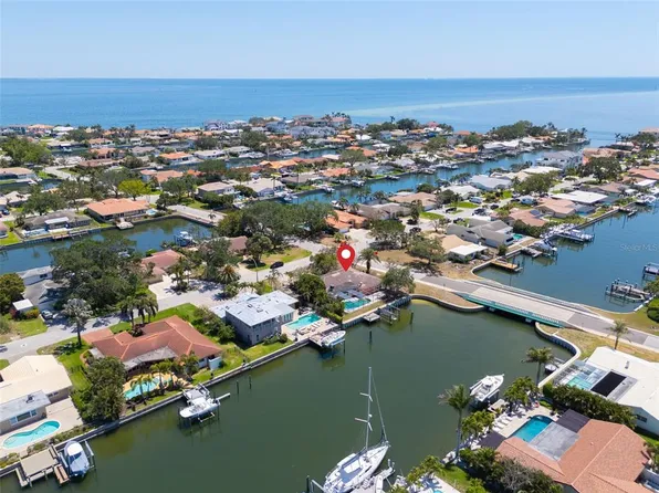 2001 Iowa Ave NE, Saint Petersburg, FL 33703