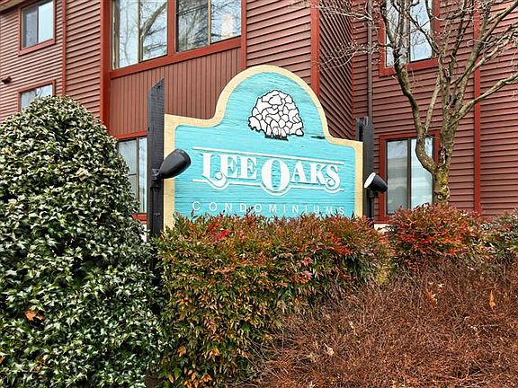 2nd image of 2822 Lee Oaks Pl #301