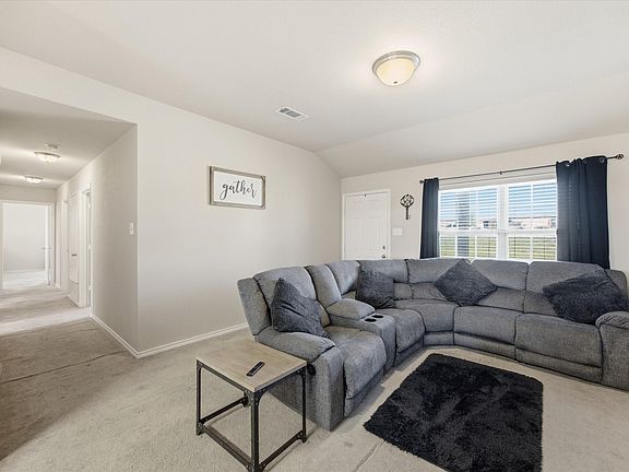 4th image of 614 Mesa Rdg