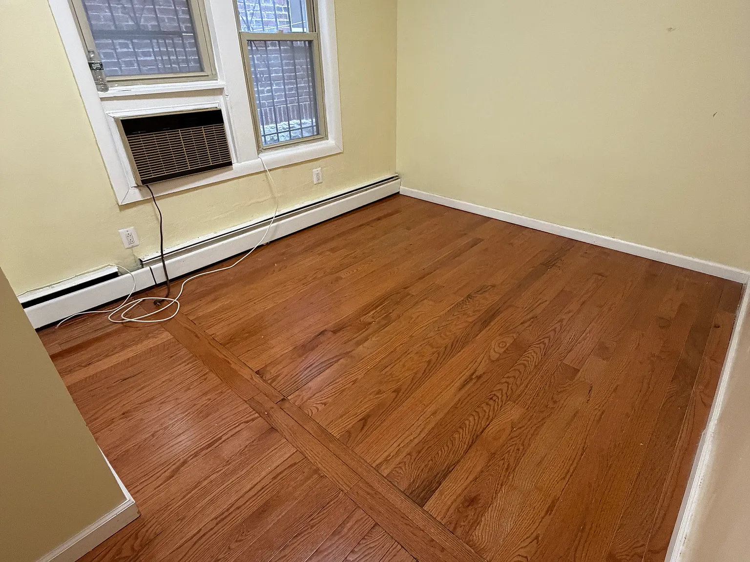 3 bed, 1.5 bath, $3,000 — Photo 3
