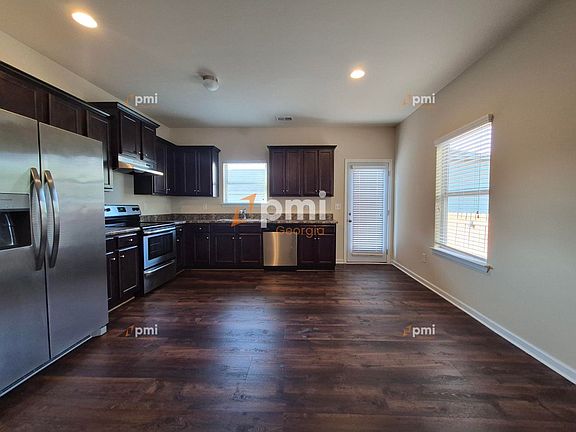 2nd image of 2 Longleaf Cir