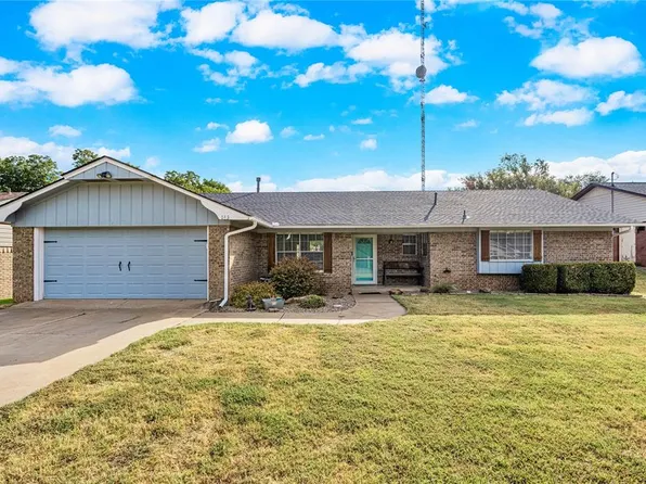 143 Orchard Dr, Chickasha, OK 73018