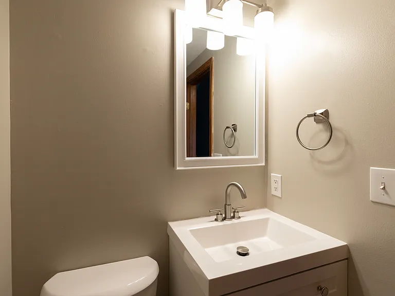 8237 Vicksburg Pl — Photo 30