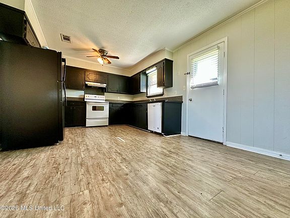 5th image of 4363 Eagle Lake Shore Rd