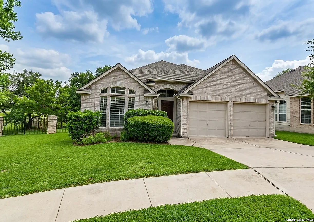 3 bed, 2.0 bath, 2065 sqft, $2,500 — Photo 2