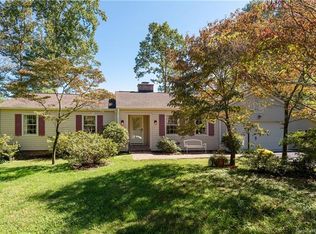 541 Pineland Rd, Hendersonville, NC 28792