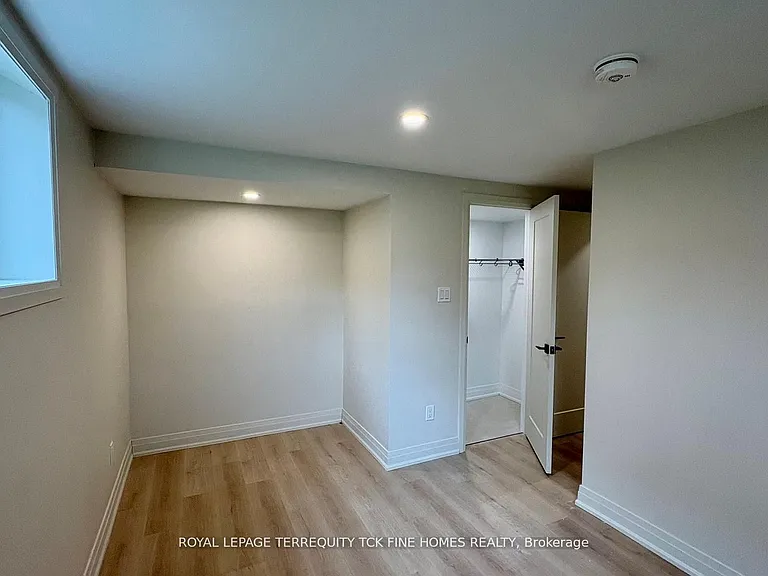 8 Somerset Ave #LOWER — Photo 17