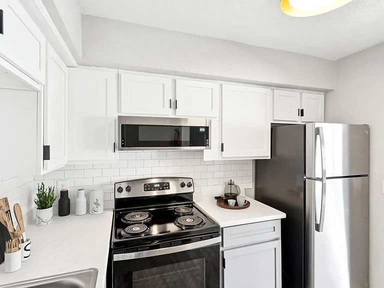 Westminster Club Apartments — Photo 41