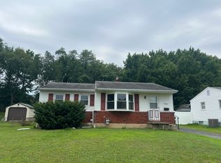 19 Raintree Dr, New Castle, DE 19720