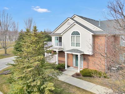 11200 Farmingdale Ln, Walled Lake, MI, 48390