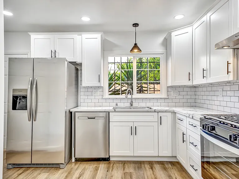 815 N Curson Ave — Photo 21
