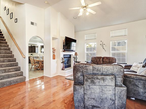 4th image of 7612 Kingsway Ct NW