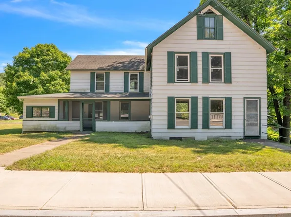 104 Main St, Charlemont, MA 01339