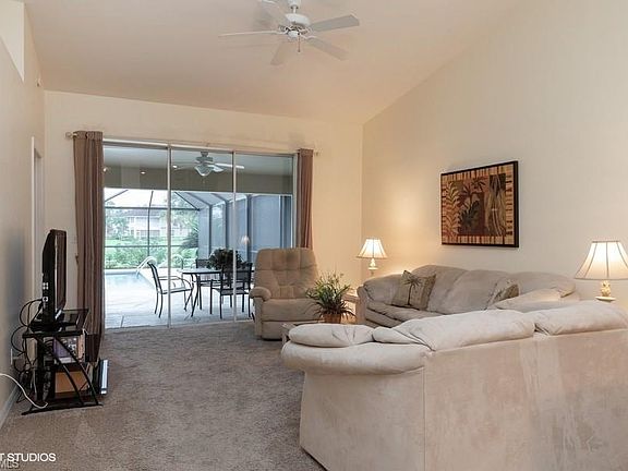 4th image of 8043 Palomino Dr #11