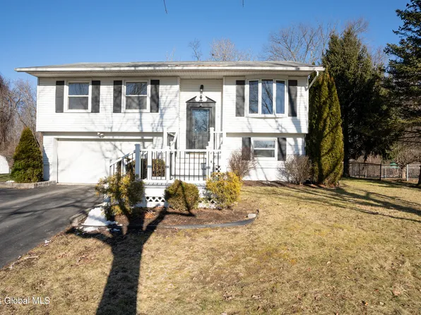 86 Springhollow Drive, Cohoes, NY 12047