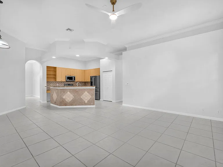 4100 Temple St — Photo 8
