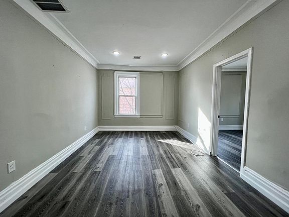 3rd image of 212 Chadwick Ave APT 3
