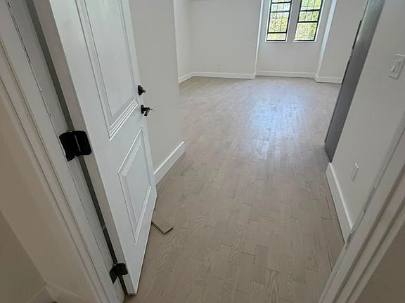 3rd image of 51-53 Lincoln Park #3B