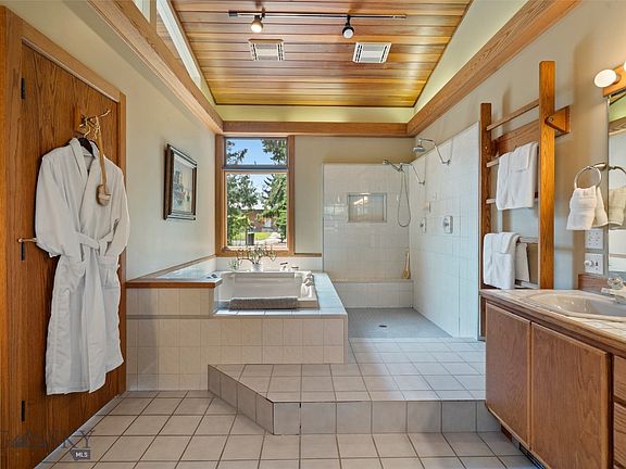 3rd image of 803 N 17th Ave