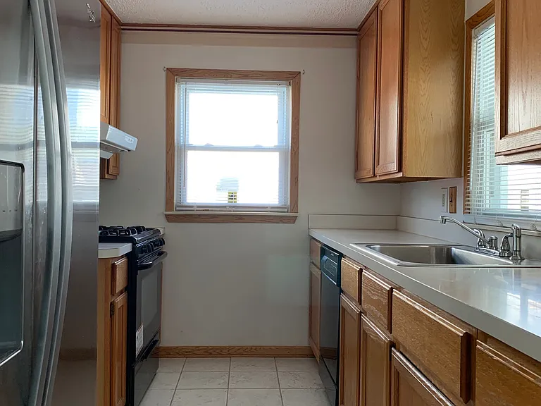 7428 Deering St — Photo 9