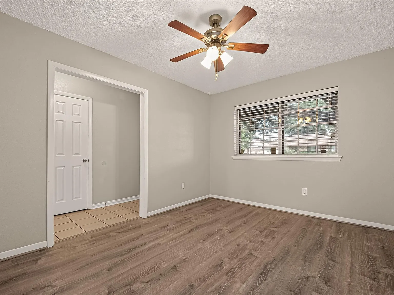 3 bed, 2.0 bath, 1314 sqft, $2,250 — Photo 4