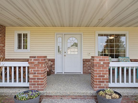 5th image of 655 Pebble Dr