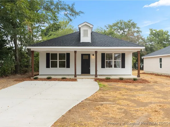 211 E Washington St, Coats, NC 37521