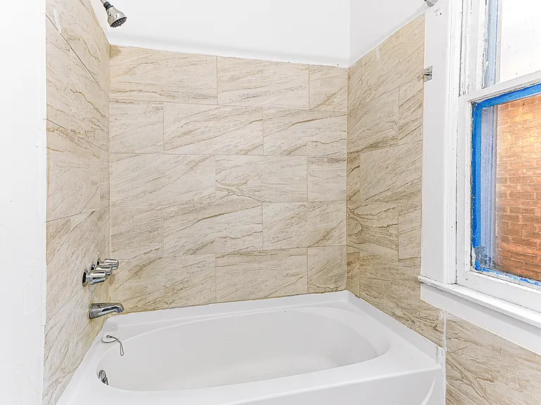 1076 N Rademacher St #1076 — Photo 12