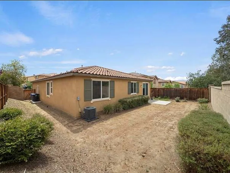 45019 Carla Ct — Photo 10