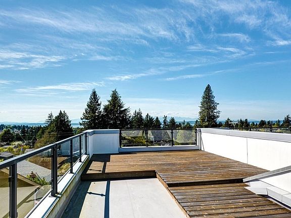 Private rooftop cedar deck